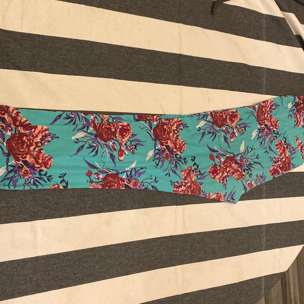 LuLaRoe floral printed leggings